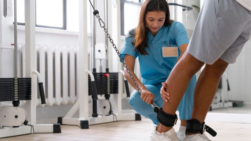 What Is the Role of Physical Therapy for Sports Injuries? - Motion ...